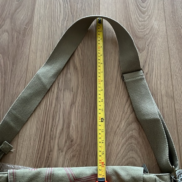 Large khaki canvas crossbody/messenger bag. - Picture 6 of 6
